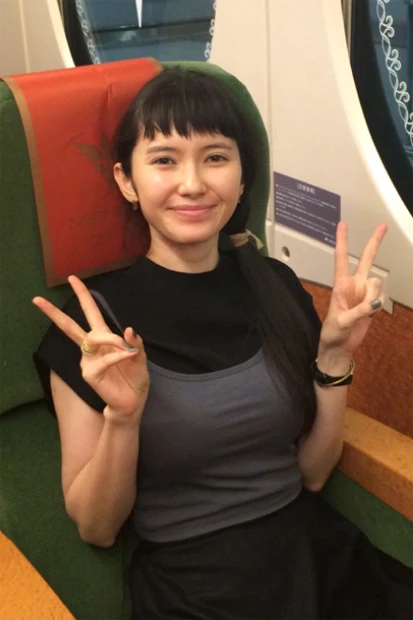 南海電鉄の「シャア専用ラピート」内。見知らぬ鉄道ファンの方に撮ってもらいました