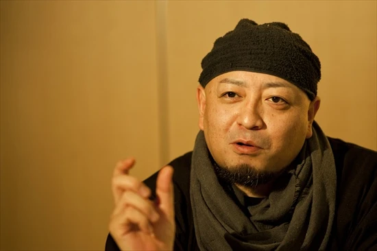 元甲子園球児、理美容師、トラックドライバー…と、武人画師になるまでの異色の経歴を語る、こうじょう氏