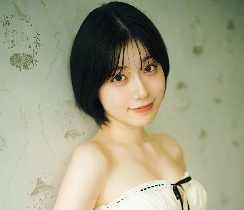 ＜終了＞礒部花凜、週プレ30-31号表紙記念オンラインサイン会を7月20日（日）に開催予定！