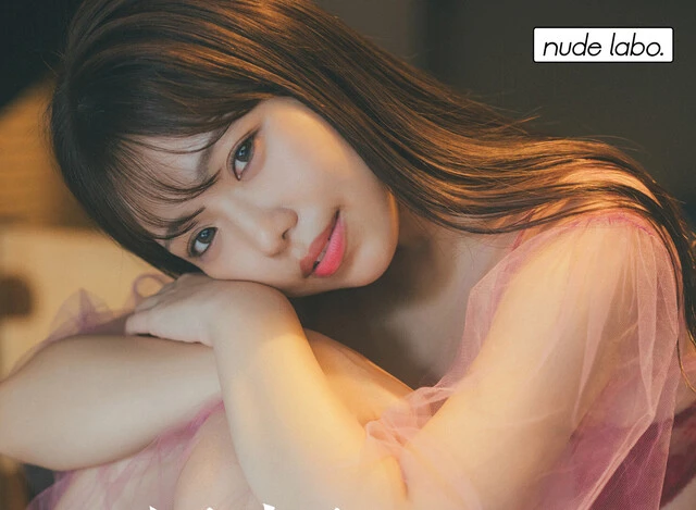 ＜終了＞早坂ひめデジタル写真集『秘めたる想い』オンラインサイン会、11月17日（日）開催予定！