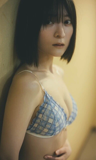 星野 凛デジタル写真集『初雪の降る日に day3』