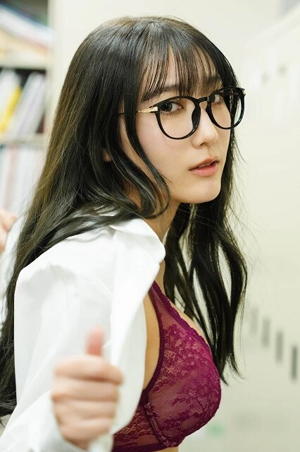 もぎみそぎwithなまはむこデジタル写真集『先輩が好きすぎる 後輩の平日』