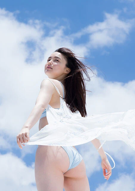 坂巻有紗1st写真集『私を見て...』