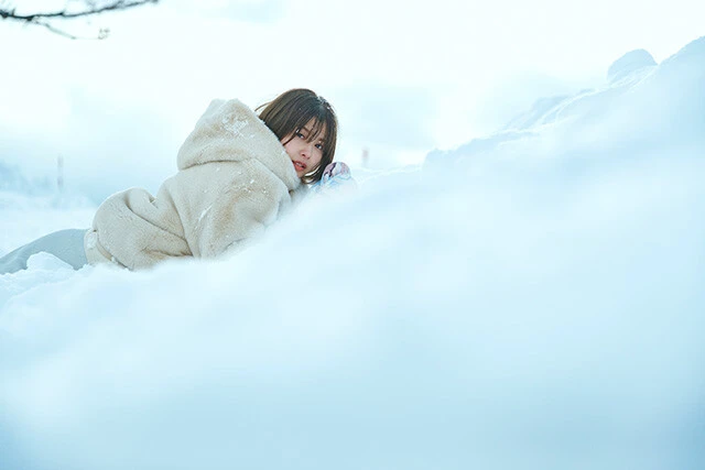 ＜終了＞櫻坂４６渡邉理佐 卒業メモリアルブック『抱きしめたくなる瞬間』都内３箇所でパネル展開催決定