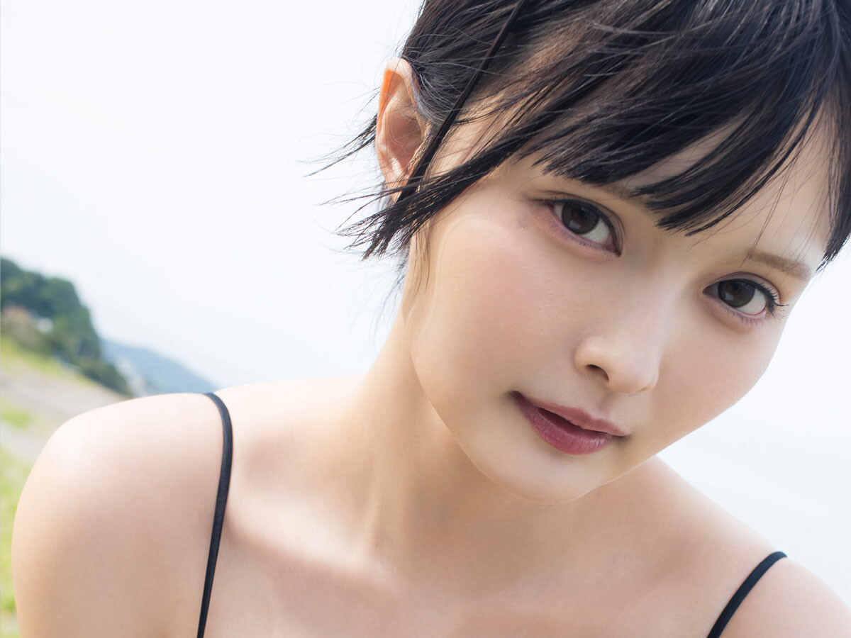 元公務員の人気コスプレイヤー・すずら、週プレ「＋Special」未公開カットで構成された最新デジタル写真集『すきま。～prologue～』が発売中！