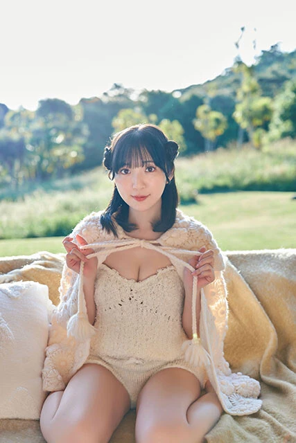 豊田萌絵写真集『moe』