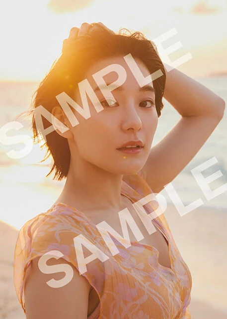 新田桃子・生写真