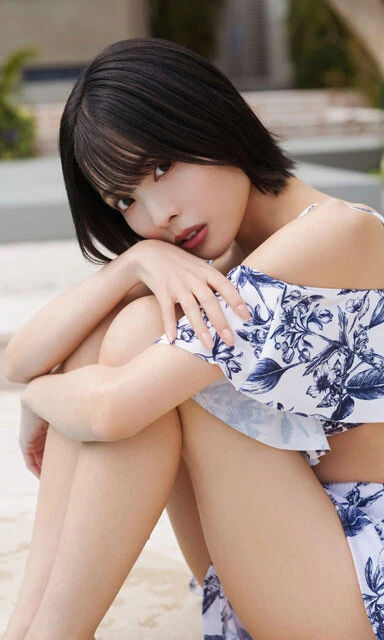 天野聡美デジタル写真集『なみまち』