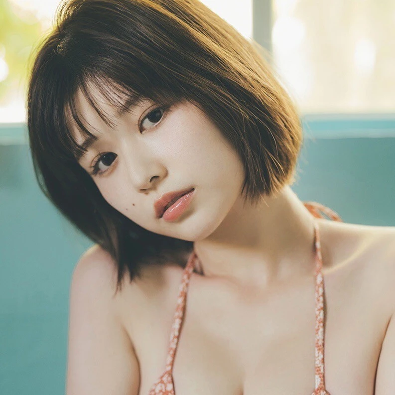 ＜終了＞『王様のブランチ』リポーター・冴木柚葉、週プレ16・17号表紙記念のオンラインサイン会を4月3日（月）に開催！