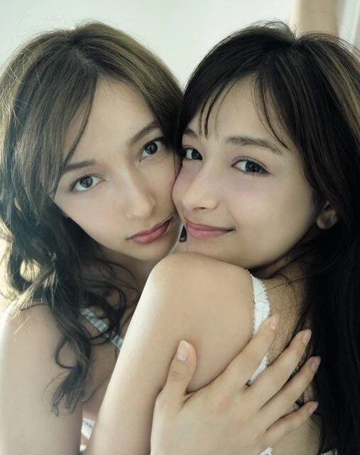 エリマリ姉妹、週プレ40号表紙記念オンラインサイン会、9月26日（金）開催予定！