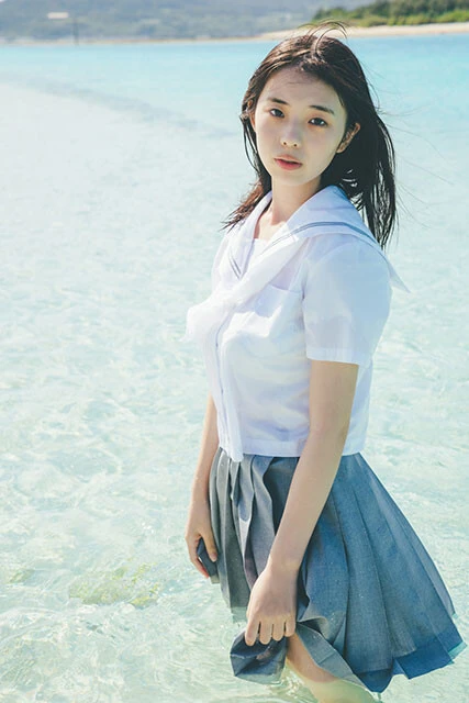 菊地姫奈、高校生ラスト写真集