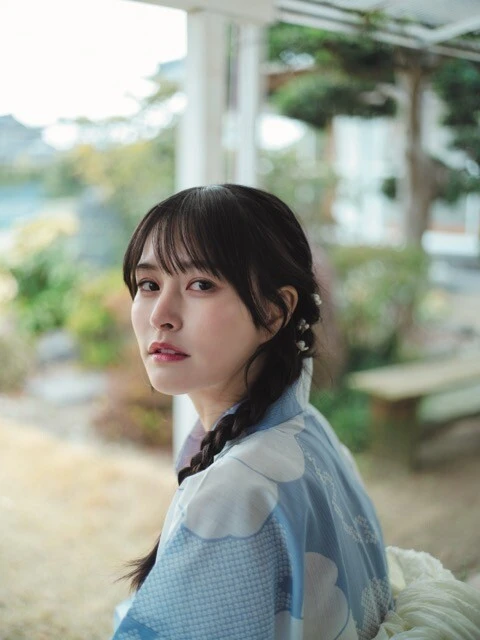 香坂さき、週プレグラビア初掲載記念のオンラインサイン会を5月30日（金）に開催予定！