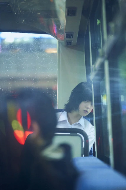 本日発売の欅坂４６ファースト写真集『２１人の未完成』、平手友梨奈のメイキング動画＆アザーカット公開！