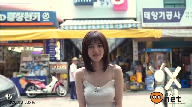 逢沢りな、約２年ぶりの水着撮り下ろし。