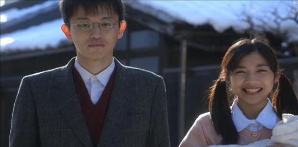 NHK「ミライテレビ60 連続テレビ小説篇」梨紗子ちゃん演じる“としこ”と恋ができる、未来のテレビがココに! ラブシーンやセーラー服姿にも注目!