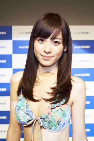 2014年旭化成グループキャンペーンモデルは、原石の輝きを持つ久慈暁子(19歳)に決定!