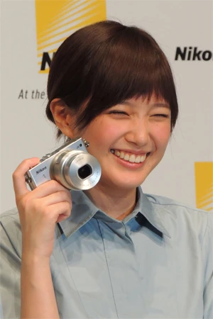 愛犬“がぶ”とＣＭ初競演の本田翼。名付けの由来発表で赤面？