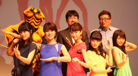 戦隊ヒーロー特撮映画『女子ーズ』舞台挨拶に桐谷美玲、有村架純ら美女５人が登場！