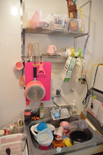 たまってから片付ける性格なので。散らかってるけど、汚くはない（笑）