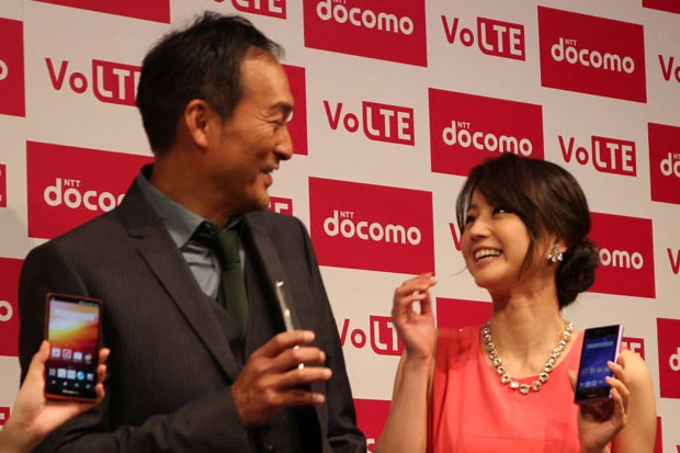 その後、渡辺との競演について聞かれた堀北は、おっとりと「あの~、あの嬉しかったです」と返答。応えるまでにわずかに間が空いたため、渡辺が「ホントかよ」とツッコミを入れ、笑いを誘った