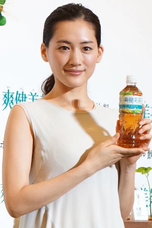 綾瀬はるか、色白美肌のヒミツは野菜たっぷりの食生活