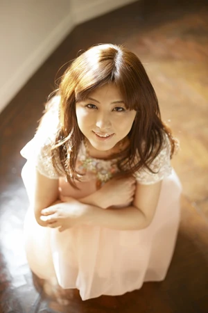 テレビ朝日アナウンサー・宇賀なつみ、初めてグラビアやってみた！「反響が少し怖いです（笑）」