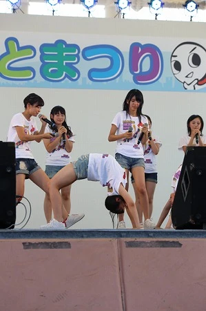 妙技を披露すると会場も大盛り上がり!