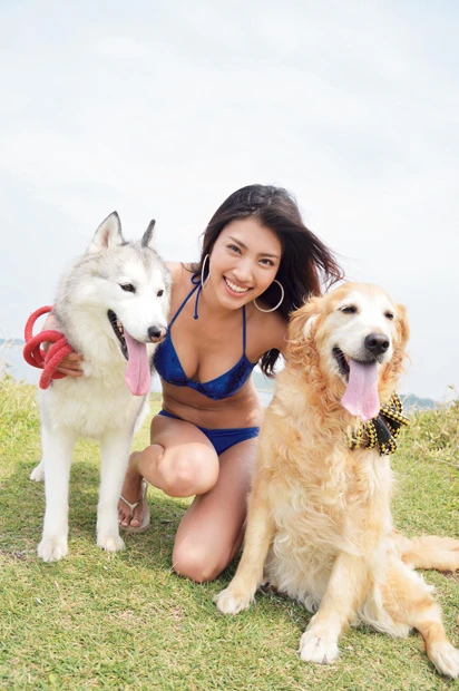  「青山家は犬２匹に猫６匹の大家族です！」（青山）