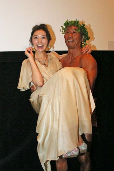 初めてのお姫様抱っこだが、「安定感というか安心感がありました」と笑顔