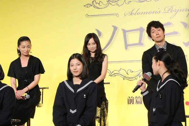  目を見て伝える藤野に尾野は「とってもしっかりされていて、私が大人役でいいのかと思った」と初対面の印象を語る