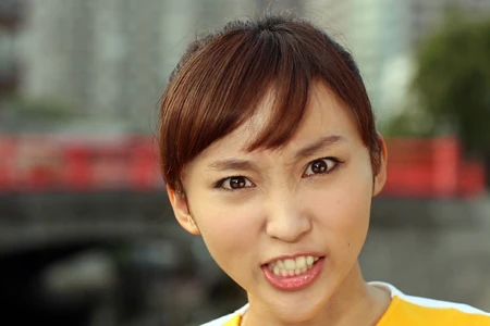 激怒キャラでブレイク中の吉木りさが本誌にキレた？「インタビューしにきたんなら、まずは正座しろ！」