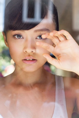 大胆な表紙が目に刺さる初写真集『処女』発売の山地まり、タイトルの秘密 「私、本当にそうなんです」