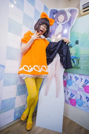 初の“パンチラ写真展”が大盛況、日本でだけ独自進化するチラリズムとは？