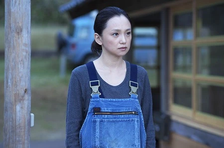 舞台に映画にますますイイ味を出し存在感を示す永作博美　（Ｃ）東映