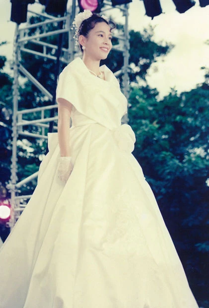  １９８９年にフジへ入社した佐藤里佳アナ。人気芸能人が出演する場合は規制があったが、女子アナ中心のイベントに関しては基本的に撮影ＯＫ。アイドルを追いかけていたカメラ小僧が女子アナを撮ることも多かった