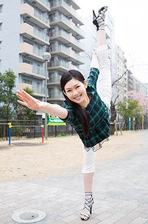 美女が突然回り出す!? “回転動画”で注目を浴びたモデル系美女・田中セシルの野望とは