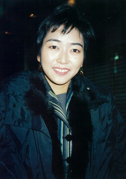  日テレ開局４０周年を記念して、永井美奈子アナと米森麻美アナと３人でユニット「ＤＯＲＡ」を結成した薮本雅子アナ（現在は退社）。『いつまでもそばにいて』でＣＤデビューを果たした