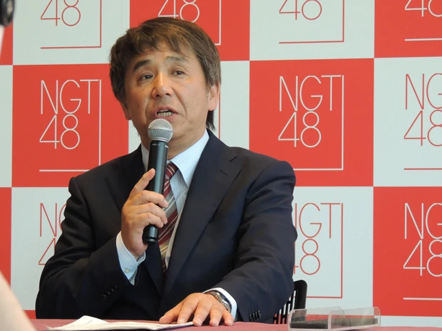 「ラブラ2」4階に設置する理由を説明する今村支配人