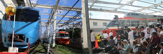 くす玉割りの直前、隣の線路に「ＬＳＥ（７０００形）」が通過。線路上に集まった、多くのカメラマンがその撮影をしていたが、その中でも最前列右端に座る鉄オタの週プレ記者はいち早く反応し、カメラを構えていた