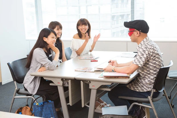  やっぱり女のコは占いが大好き！　とはいえ、かなり踏み込んだ内容に（笑）
