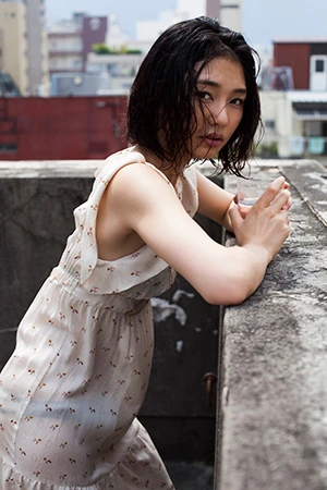 “誰もがしたくなる唇”と大反響の小西キスが初体験を告白「友達の元カレに突然…」