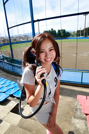 球界初の“ビールの売り子”アイドルは１日最高５９０杯！ 初水着グラビアも披露「今の私はライトスタンドに育ててもらった」