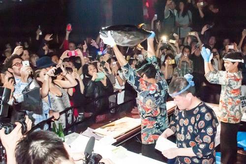  いよいよマグロ解体スタート！