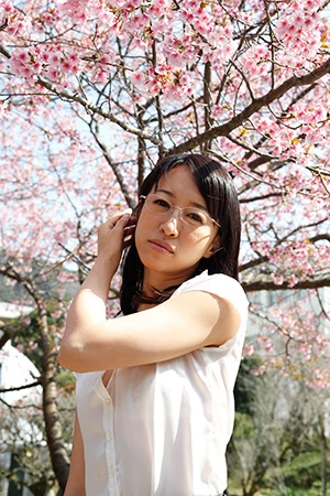 あの“あやまん”大復活に限界ショットで魅せた大人の色香 「ロストバージン？ Ａｇｅ３５春？…って感じですか」