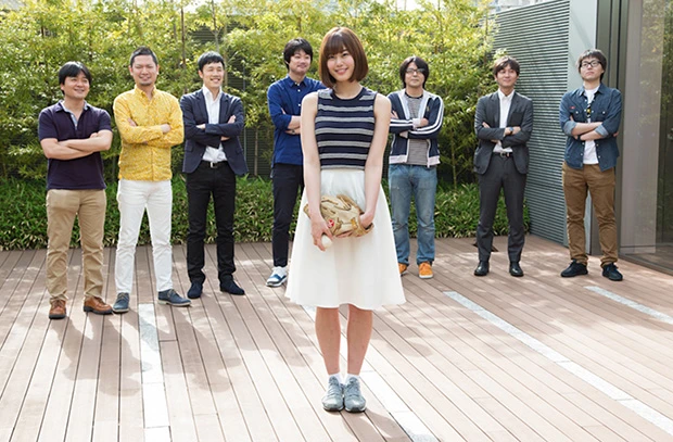 集英社チームのギャラリーも彼女のピッチングをひと目見たいと集まり見守った!