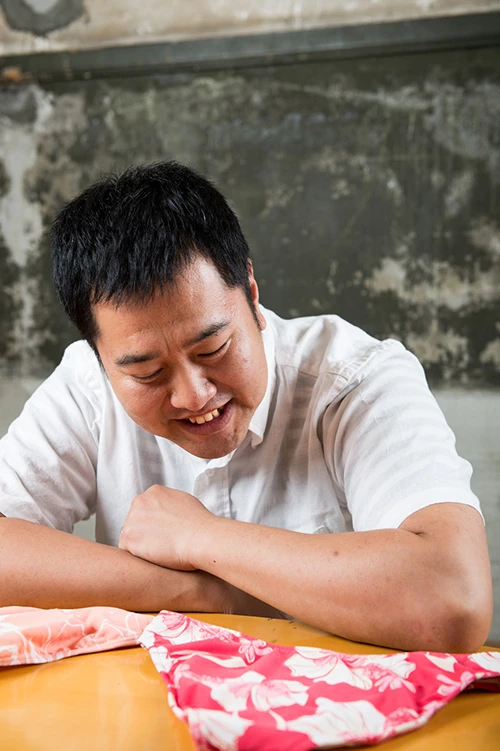 右のパンツは、二代目で、ファンの使用済みパンツを使っている