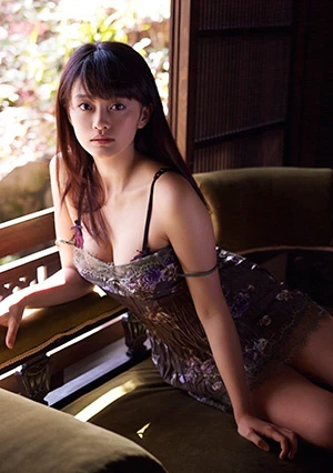 処女写真集から変顔キャラまで人気の山地まりが新たな挑戦「恋愛はなんで！ってくらい何もないです…」