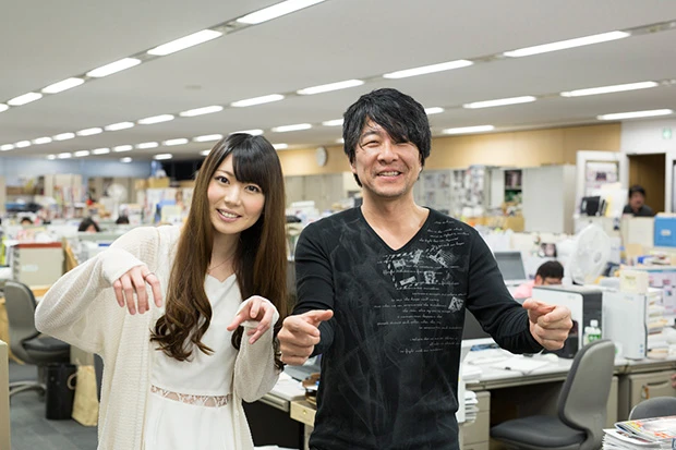 東城りおチャンと貝山弘一編集長のツーショット！　せーの、「ロン！」