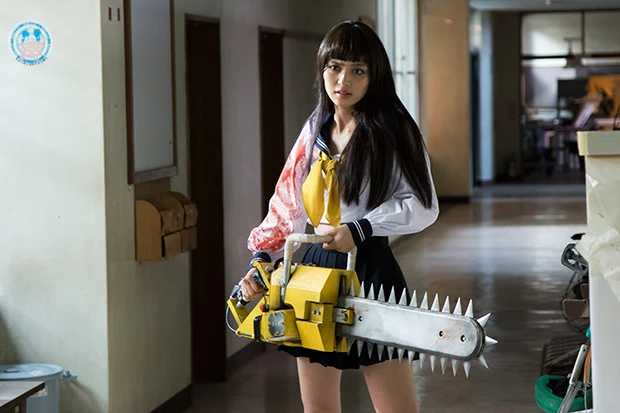 映画『血まみれスケバンチェーンソー』より(公開中) (c)2016三家本礼・KADOKAWA刊/VAP