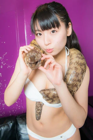 異色の珍怪魚グルメがアツい！ ウツボを巻いたり、まさかの初混浴まで…？　